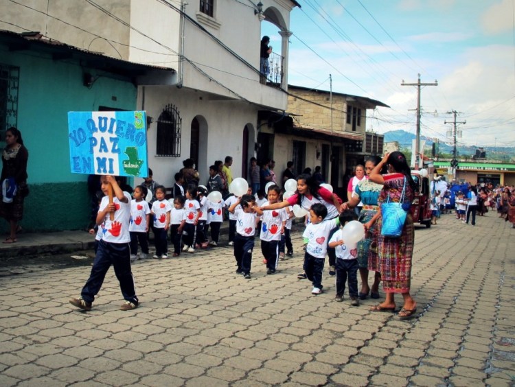 1070 children parade comalapa