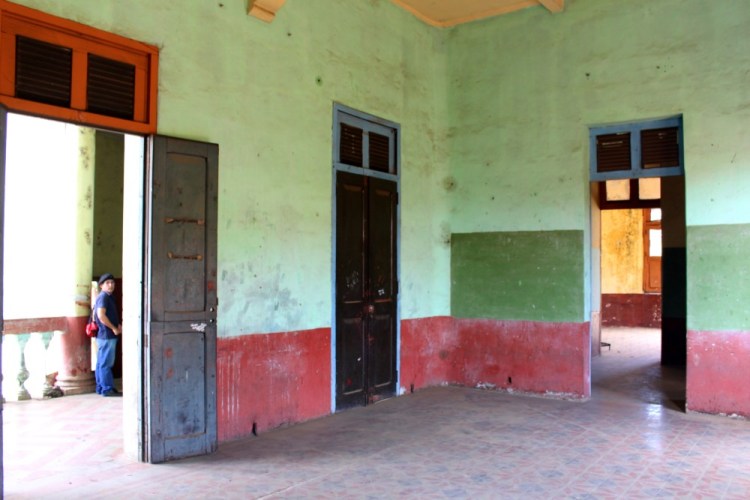 1161 Leon Museo Revolution