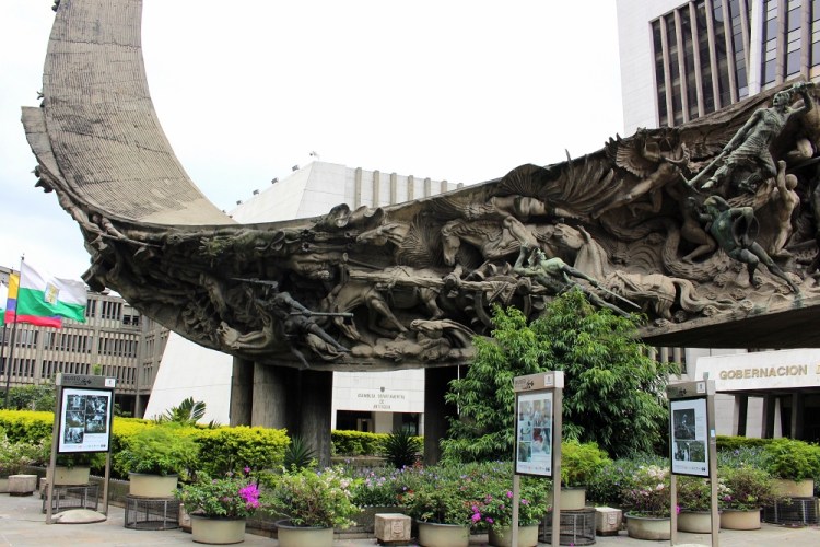 1425 medellin real city tour