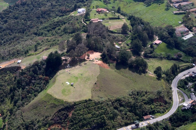 1446 medellin paraglide