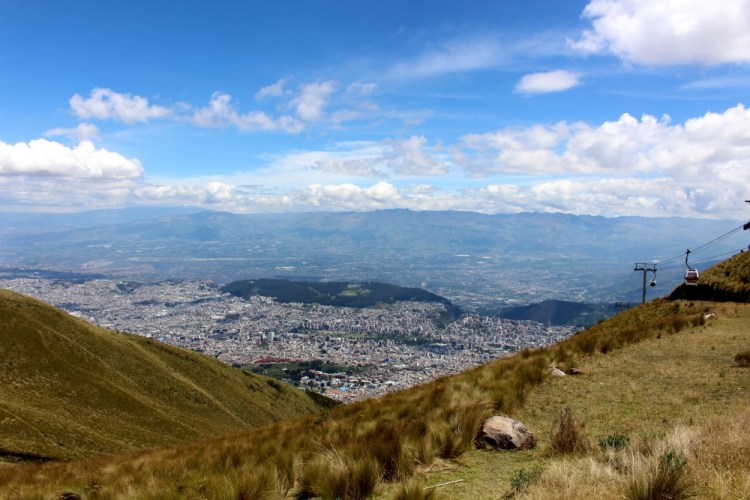 1586 Quito