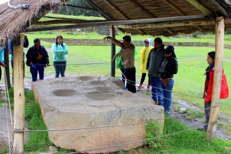 1708 Chavin Poncho Party Peru