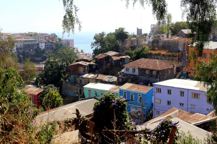 2296a Santiago Chile Valparaiso landscape