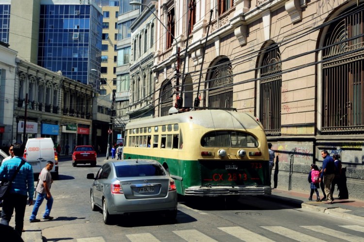 2301 Santiago Chile Valparaiso trolley