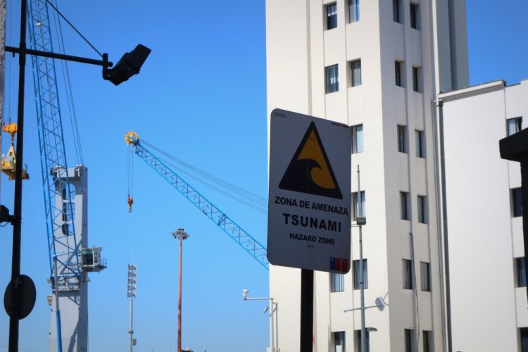 2303 Chile Valparaiso tsunami