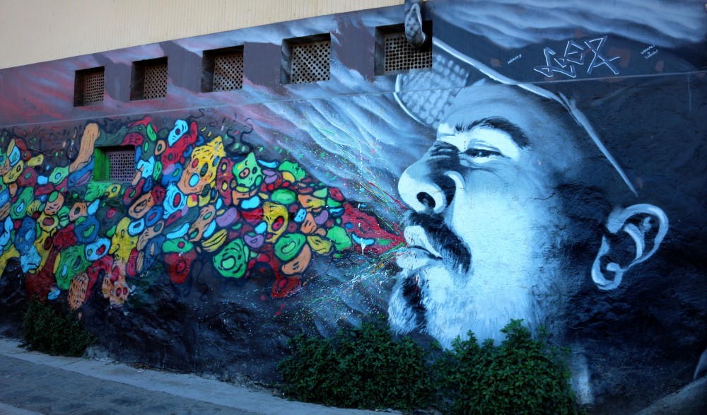 2307 Chile Valparaiso grafitti