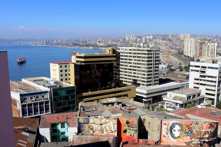 2308 Chile Valparaiso port