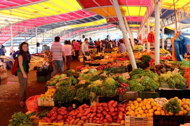 2389 Valdivia Chile feria fluvial fish market