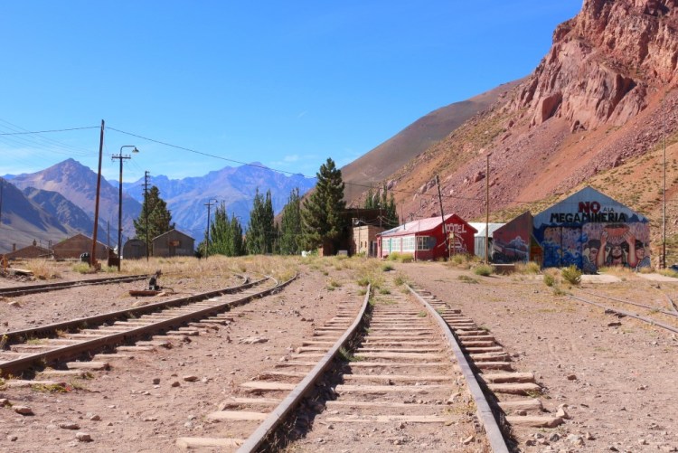 2444 Mendoza Argentina Tour Ruta 7 Puente del Inca