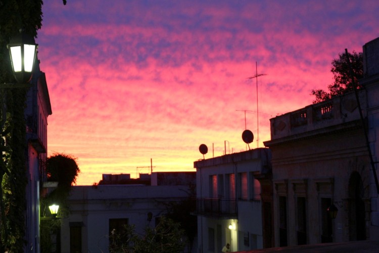 2661 Colonia Uruguay