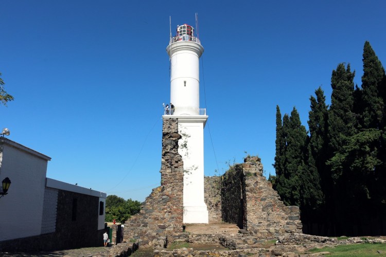 2670 Colonia Uruguay lighthouse